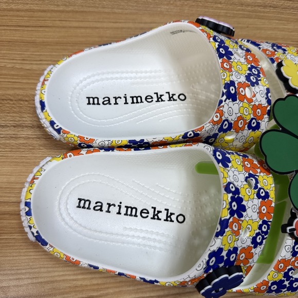 NWT Crocs x Marimekko Classic Sandal Womens 8 / Mens 6‎ Exclusive Jibbitz 211121 - Picture 3 of 8